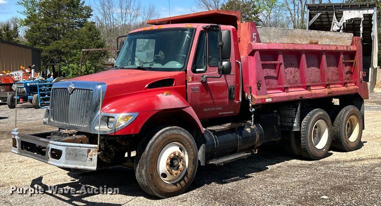 image for item EK4497 2003 International 7400 dump truck