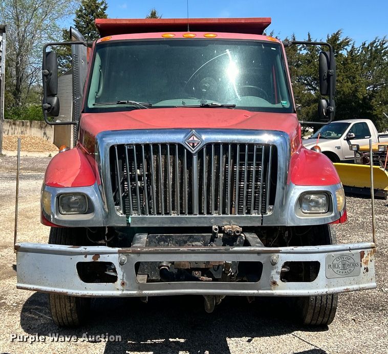 image for item EK4497 2003 International 7400 dump truck