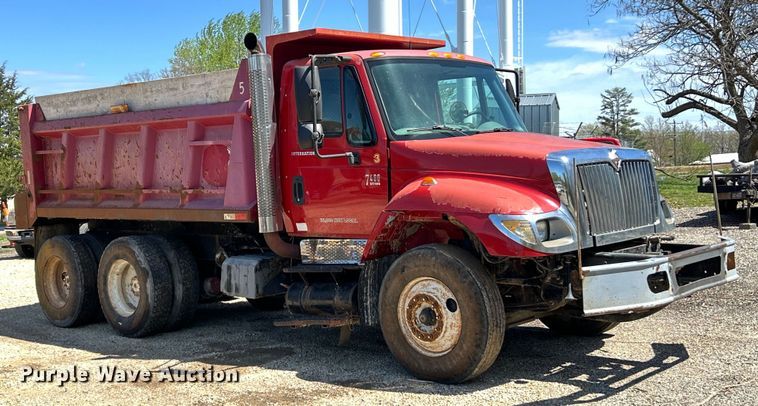 image for item EK4497 2003 International 7400 dump truck