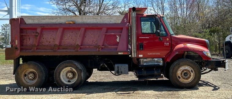 image for item EK4497 2003 International 7400 dump truck