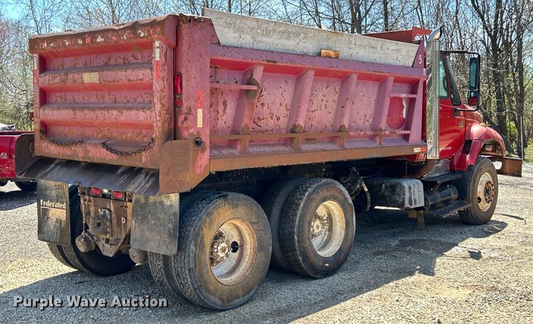 image for item EK4497 2003 International 7400 dump truck