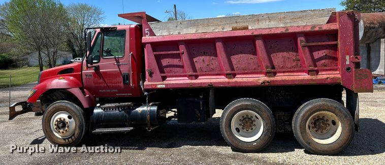 image for item EK4497 2003 International 7400 dump truck