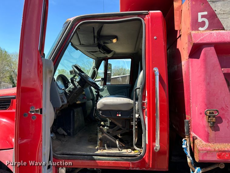 image for item EK4497 2003 International 7400 dump truck