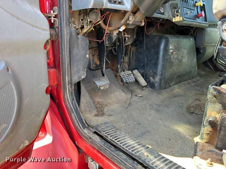 image for item EK4497 2003 International 7400 dump truck