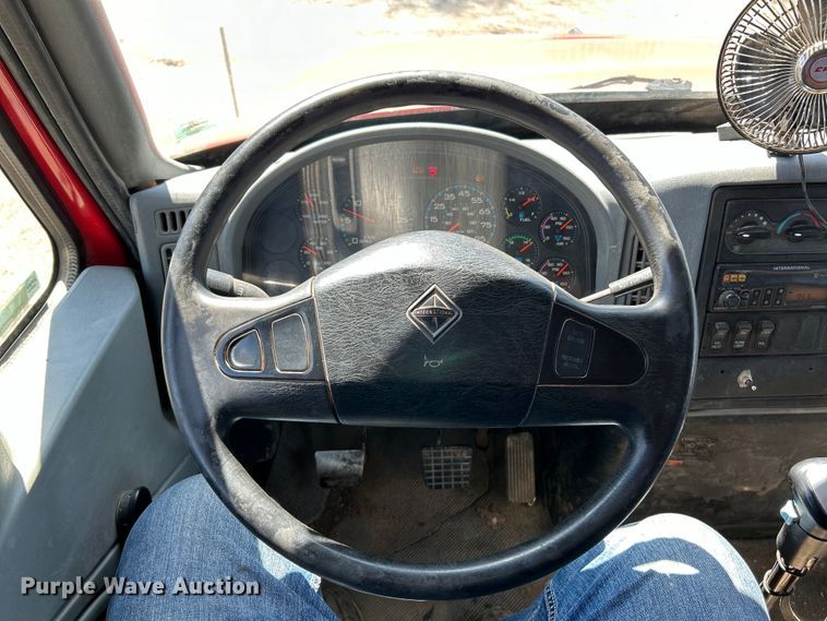 image for item EK4497 2003 International 7400 dump truck