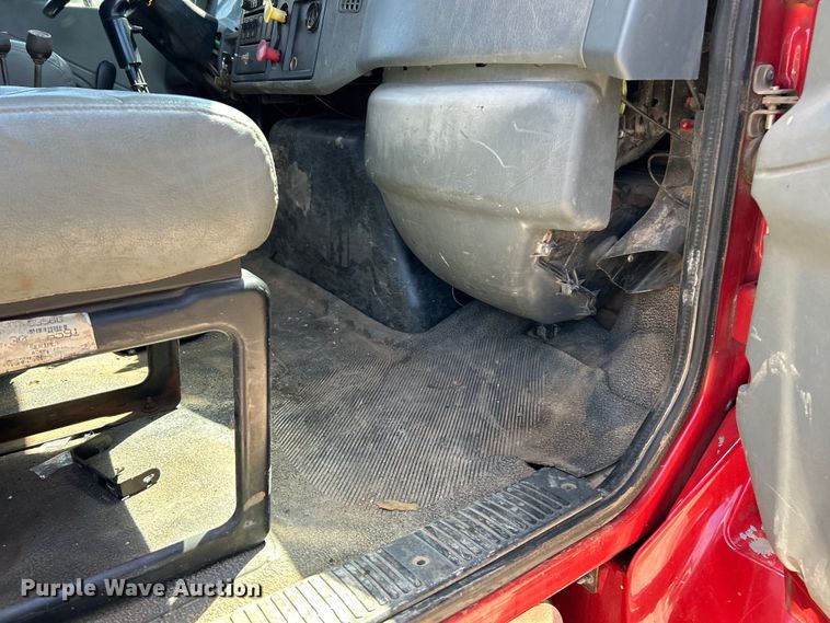 image for item EK4497 2003 International 7400 dump truck