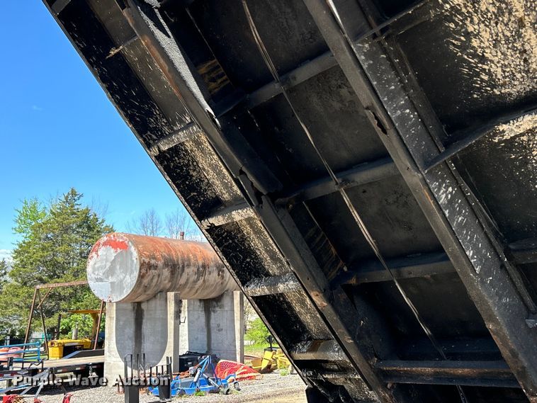 image for item EK4497 2003 International 7400 dump truck