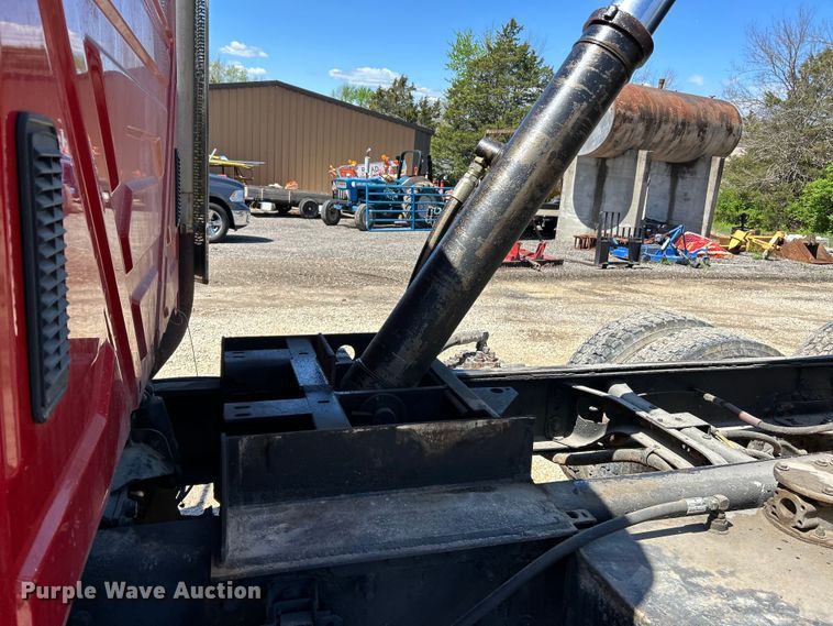 image for item EK4497 2003 International 7400 dump truck