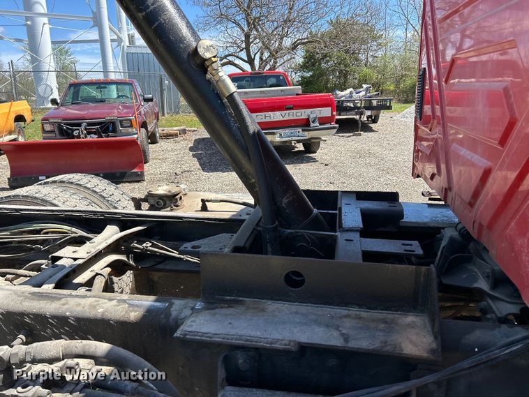 image for item EK4497 2003 International 7400 dump truck