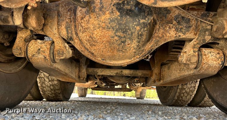 image for item EK4497 2003 International 7400 dump truck