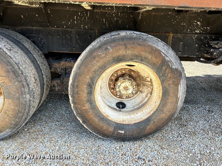 image for item EK4497 2003 International 7400 dump truck