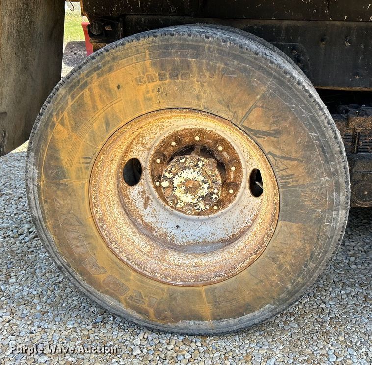 image for item EK4497 2003 International 7400 dump truck