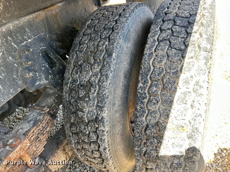 image for item EK4497 2003 International 7400 dump truck