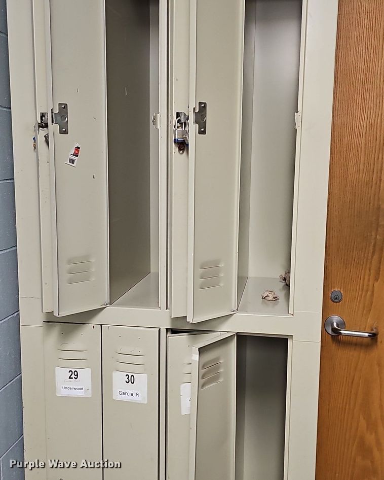 image for item EK5770 (7) locker units