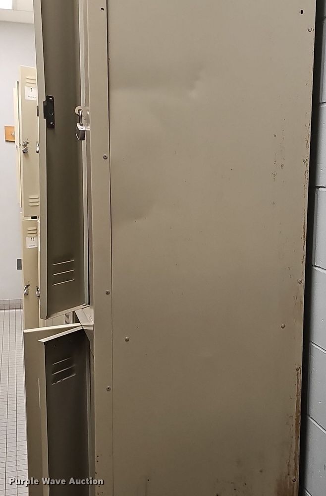 image for item EK5770 (7) locker units