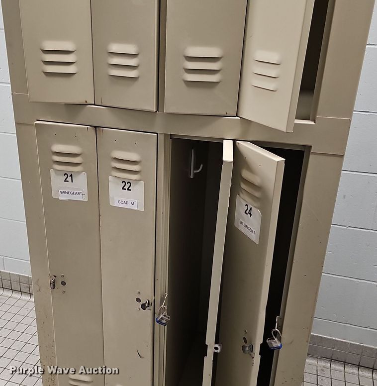 image for item EK5770 (7) locker units
