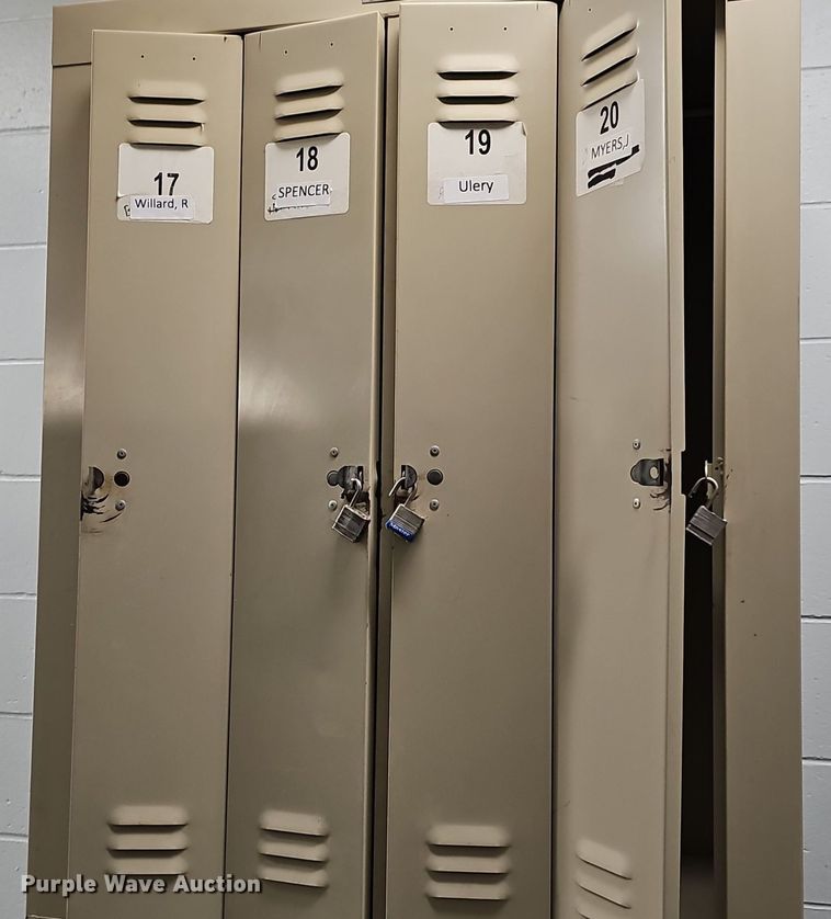 image for item EK5770 (7) locker units