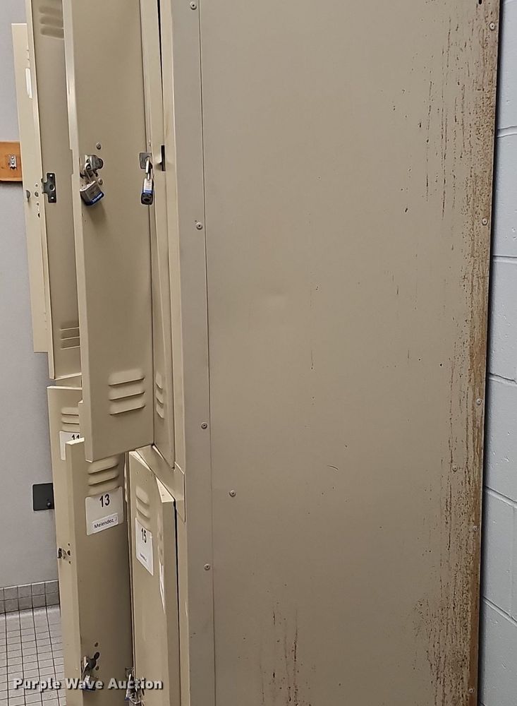 image for item EK5770 (7) locker units