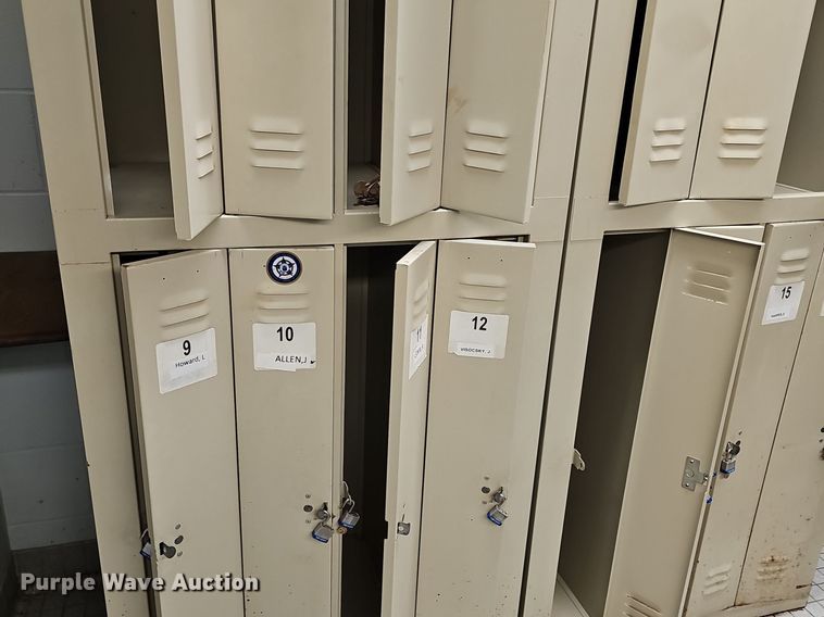 image for item EK5770 (7) locker units