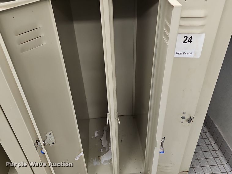 image for item EK5770 (7) locker units