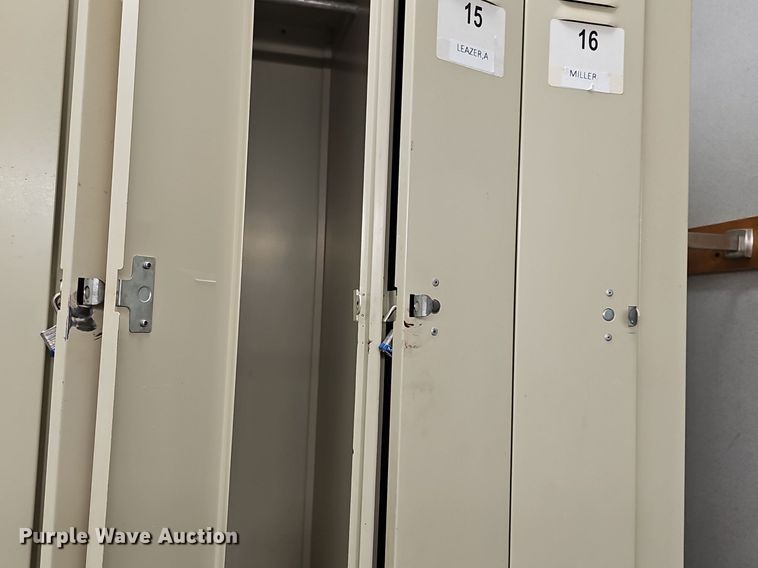 image for item EK5770 (7) locker units