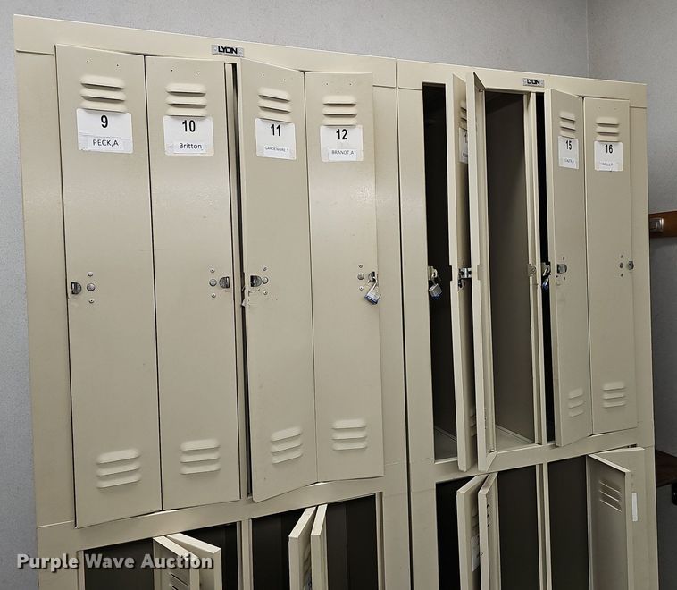 image for item EK5770 (7) locker units