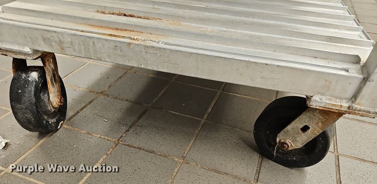 image for item EK5774 (12) metal shelving 