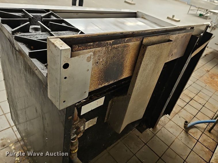 image for item EK5777 Wolf  griddle