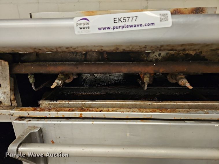 image for item EK5777 Wolf  griddle