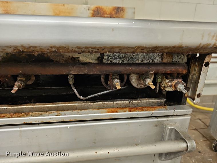 image for item EK5777 Wolf  griddle