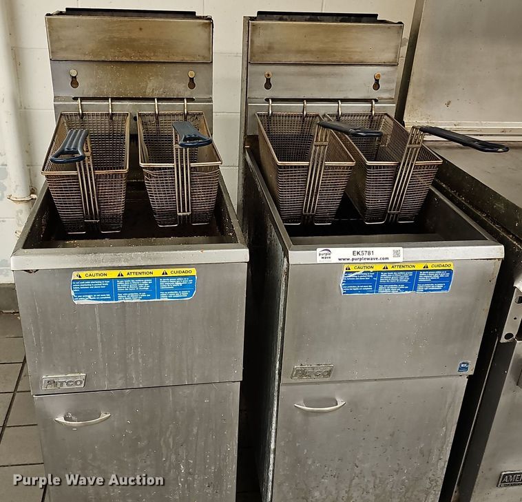 image for item EK5781 (2) Pitco dual fryers