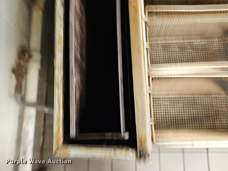 image for item EK5781 (2) Pitco dual fryers