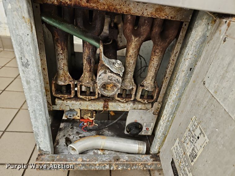 image for item EK5781 (2) Pitco dual fryers