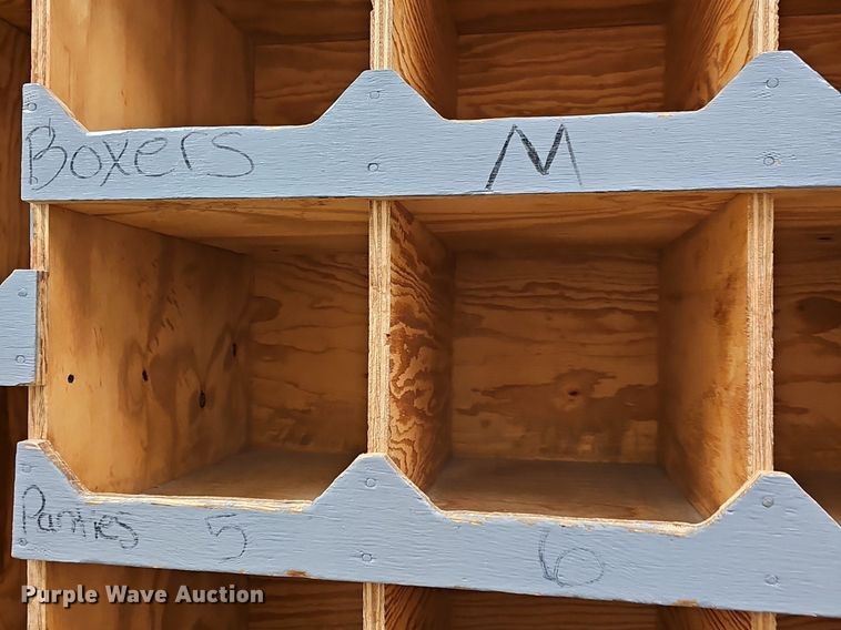 image for item EK5784 Wood cubby 