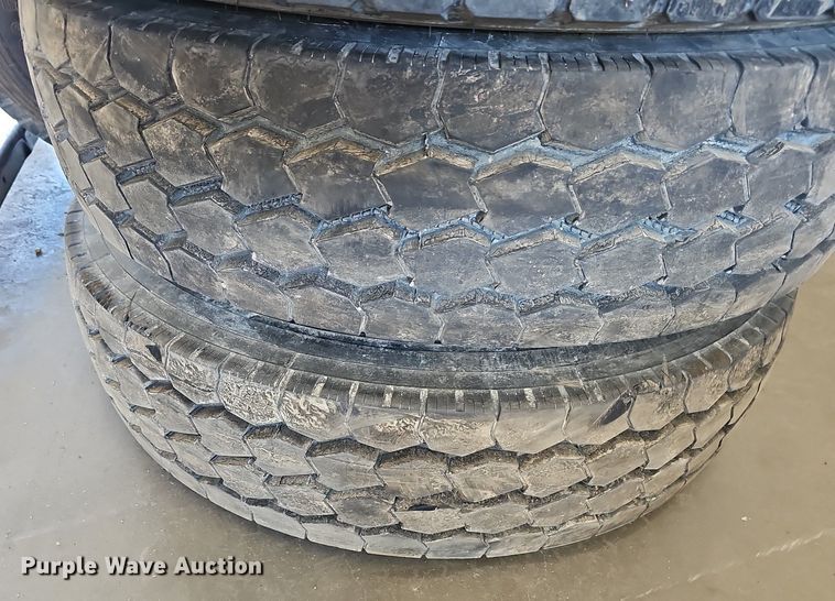 image for item EK5792 (6) 12R22.5 tires