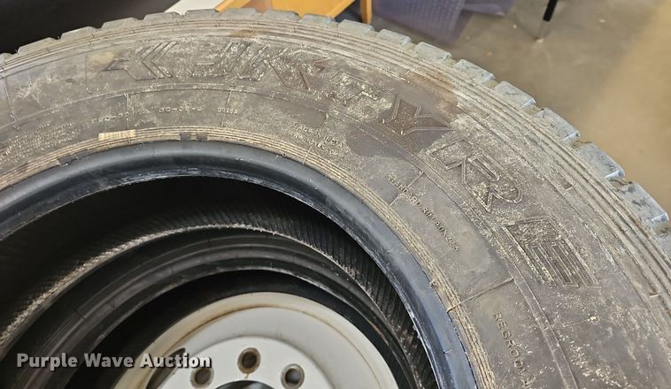 image for item EK5792 (6) 12R22.5 tires