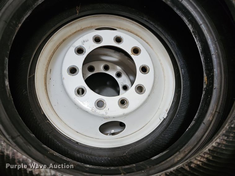 image for item EK5792 (6) 12R22.5 tires