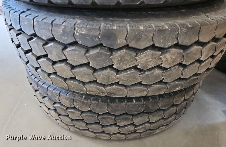 image for item EK5792 (6) 12R22.5 tires