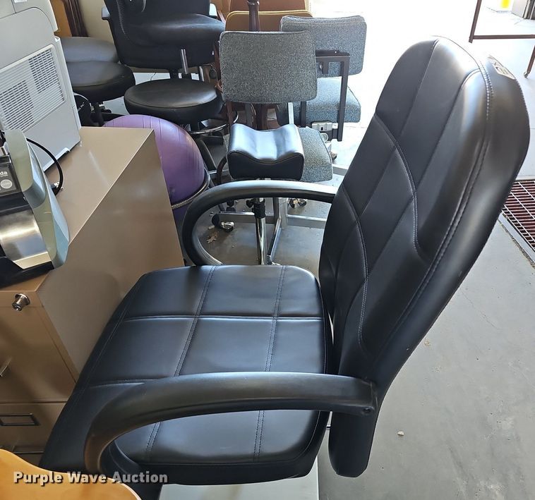 Furniture in Salina, KS Item EK5795 for sale Purple Wave