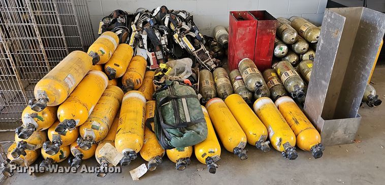 image for item EK5805 Approximately 76 air tanks