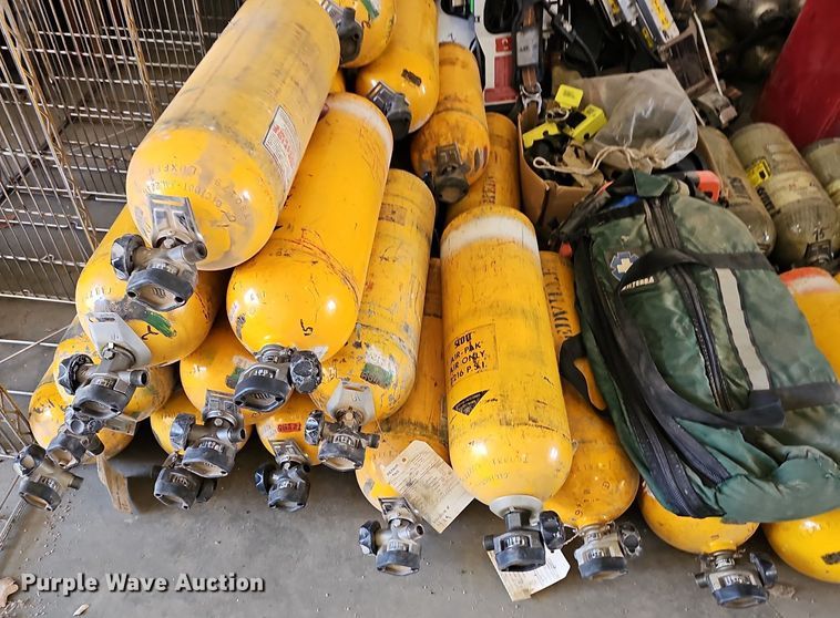 image for item EK5805 Approximately 76 air tanks
