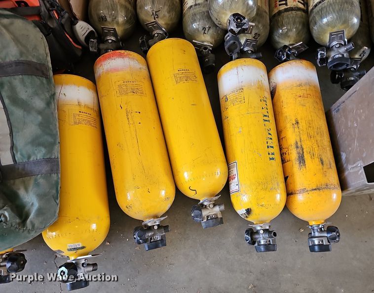 image for item EK5805 Approximately 76 air tanks