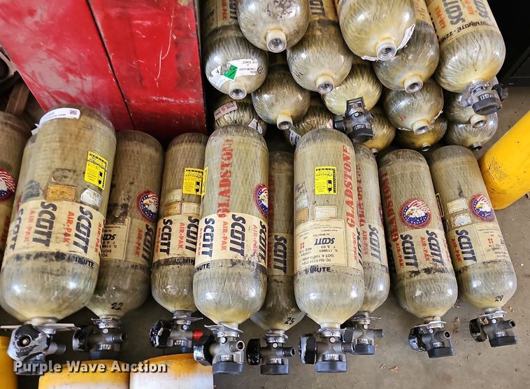 image for item EK5805 Approximately 76 air tanks