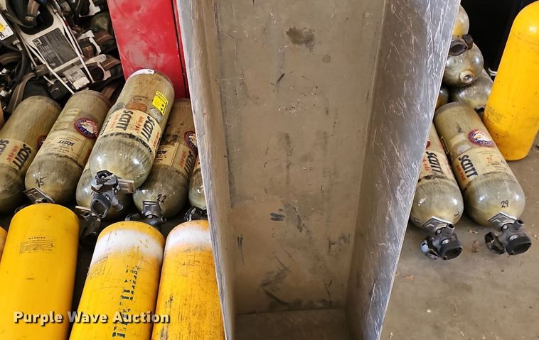 image for item EK5805 Approximately 76 air tanks