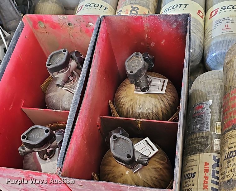 image for item EK5805 Approximately 76 air tanks