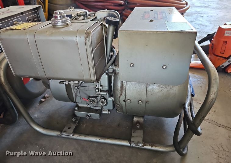 image for item EK5815 (2) Lincoln PE4000 Powermight generators