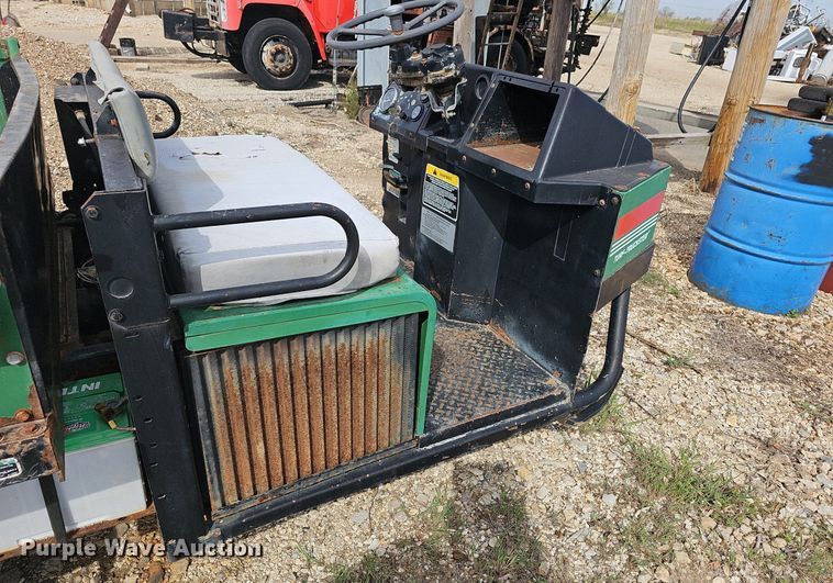 image for item KM9795 1992 Cushman Turf Truckster utility vehicle