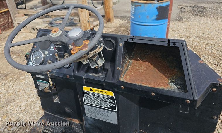 image for item KM9795 1992 Cushman Turf Truckster utility vehicle