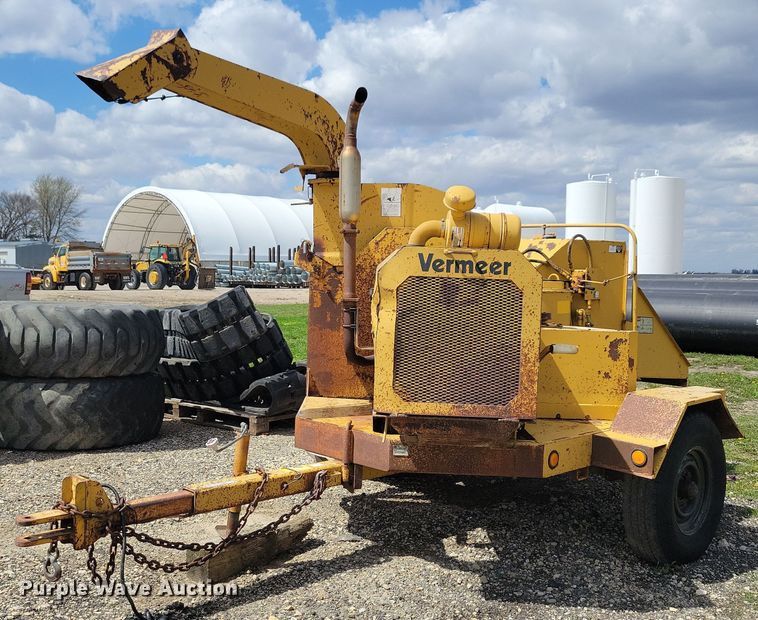 image for item LD9004 1989 Vermeer 1250 wood chipper
