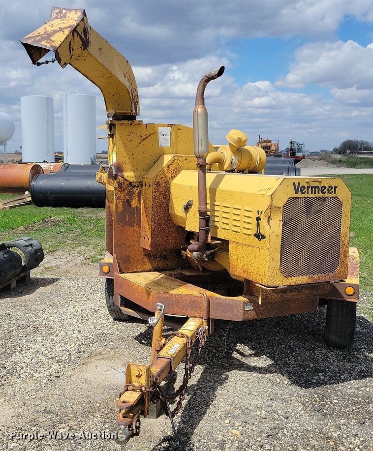 image for item LD9004 1989 Vermeer 1250 wood chipper